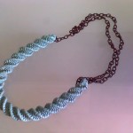 collana verde menta, tecnica a spirale