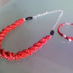 collana rossa, tecnica a spirale
